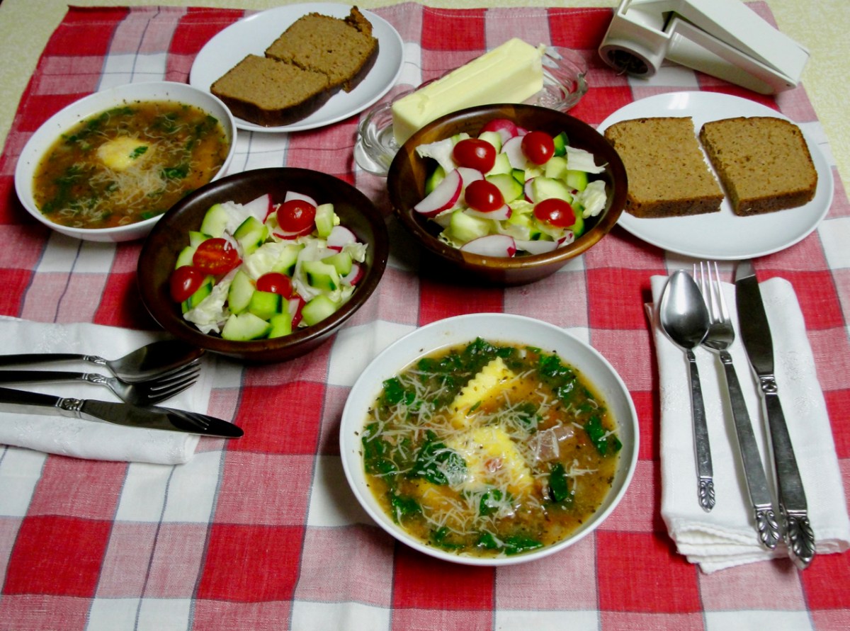 Spinach, Beef and Ravioli&nbsp;Soup